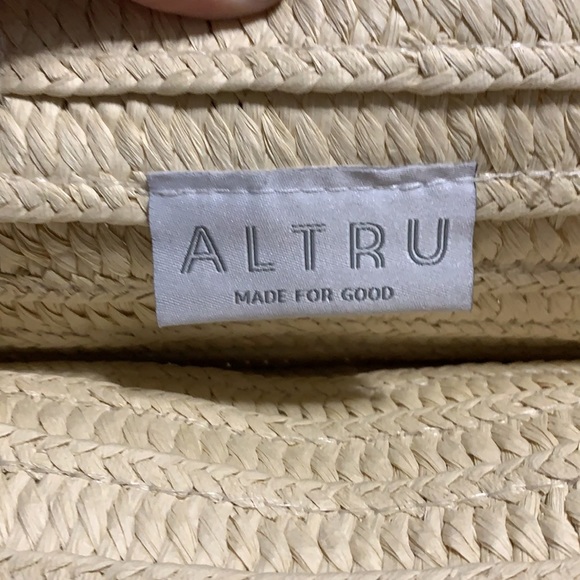 ALTRU Straw Tote Bag - Picture 2 of 7